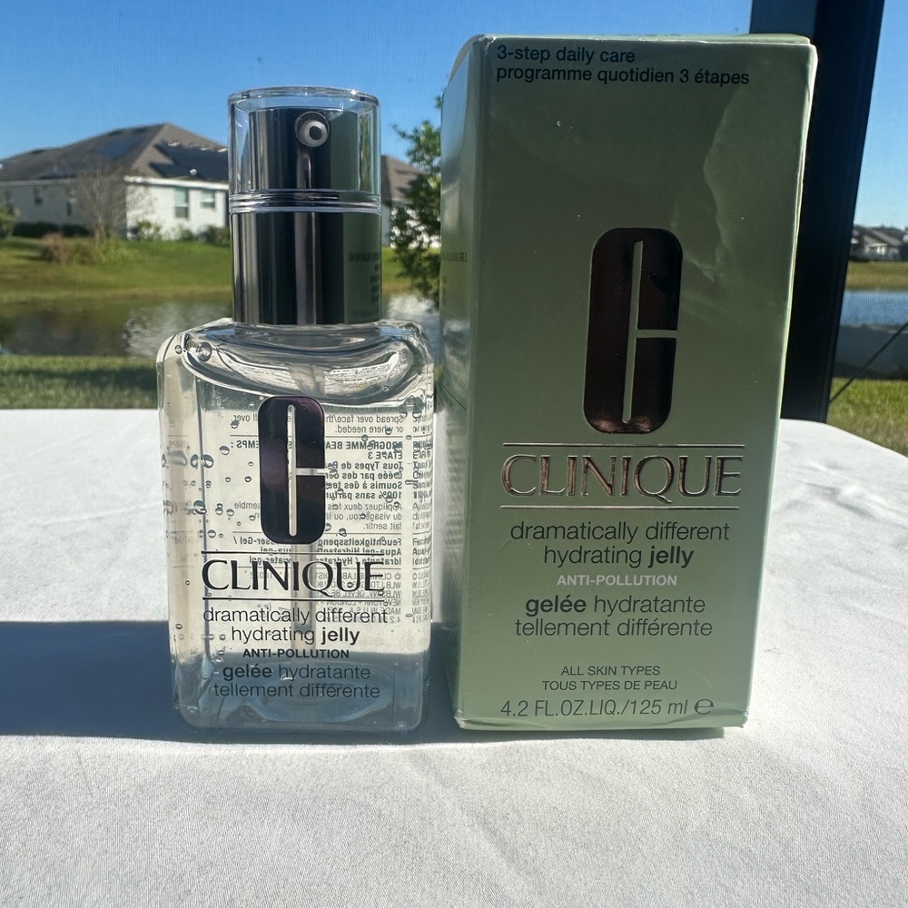 Clinique Dramatically Different Hydrating Jelly Moisturizer